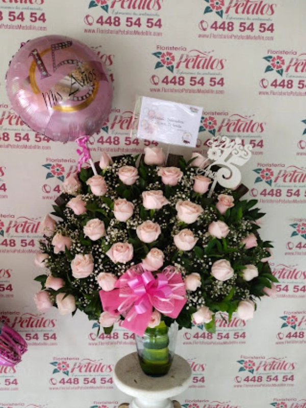 flores-floristeria-medellin-has-que-tu-cumpleanos-sea-tan-especial-como-tu-lo-eres-felicitaciones-floristeria-medellin